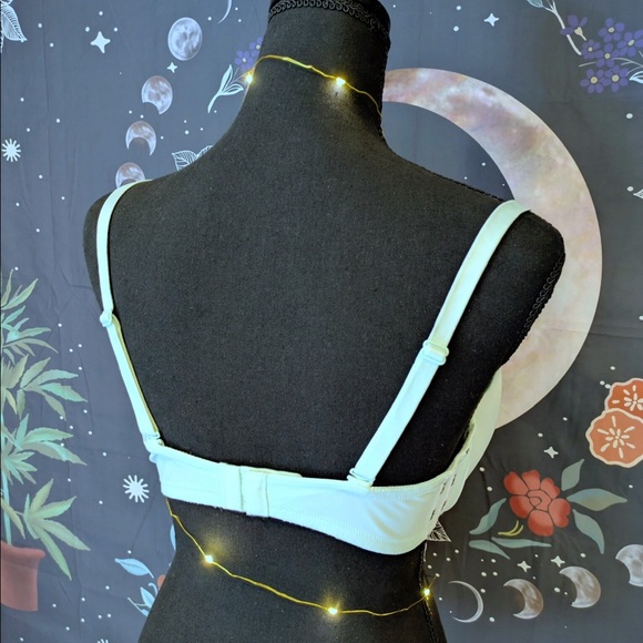 PINK Bra 💕 - Picture 4 of 8